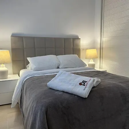 Fantastic Two Bedroom Apartment Malaga